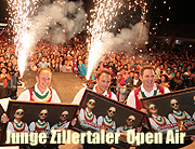 Österreich / Tirol: Mit Volksmusikstars hautnah in ihrer Heimat feiern. Vom 18.-21.08.2016 Open Air der Jungen Zillertaler  (©Foto: Martin Schmitz)